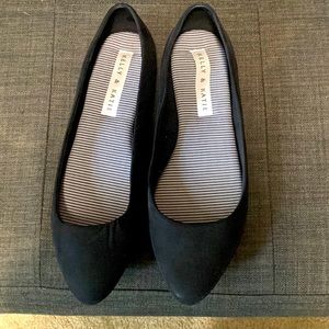 Faux suede flats 10W